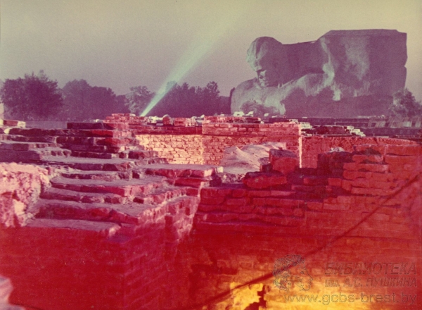 День открытия Мемориального комплекса «Брестская крепость-герой». Фото и подробности