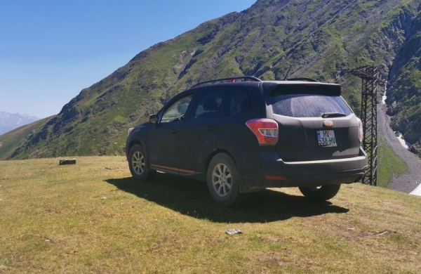 «Вдоль дороги — венки и памятники». Белорус в одиночку отправился в горы Грузии, где даже страховка не действует «Вдоль дороги — венки и памятники». Белорус в одиночку отправился в горы Грузии, где даже страховка не действует
