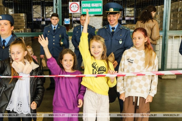 Для посещения нужен пропуск. Дети сотрудников Брестской таможни побывали на работе у своих родителей