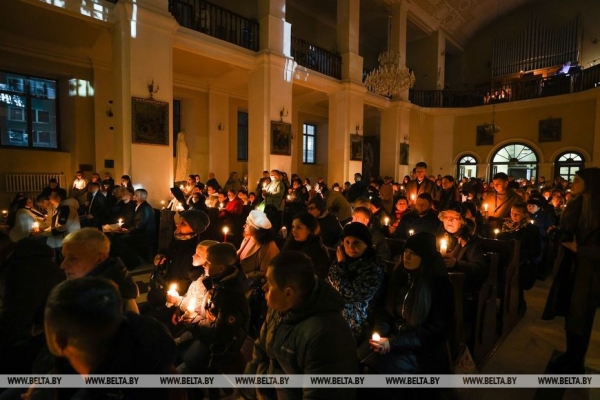 Католики празднуют Светлое Христово Воскресение Католики празднуют Светлое Христово Воскресение