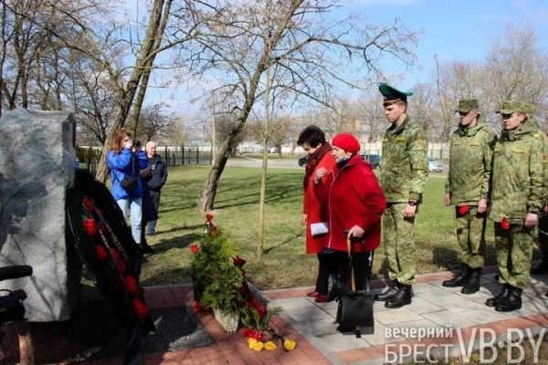 «Училась заново улыбаться». В Бресте почтили память малолетних узников концлагерей «Училась заново улыбаться». В Бресте почтили память малолетних узников концлагерей