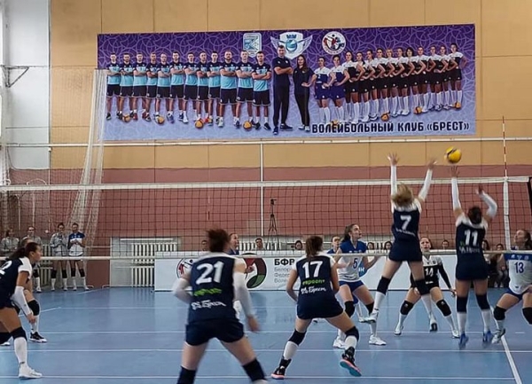 Брестская волейбольная команда продолжает лидировать в женском чемпионате Беларуси Брестская волейбольная команда продолжает лидировать в женском чемпионате Беларуси