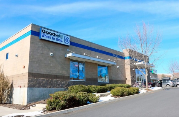 Девушка нашла в комиссионке старую вазу меньше чем за $4. Перепродала за $107 тысяч