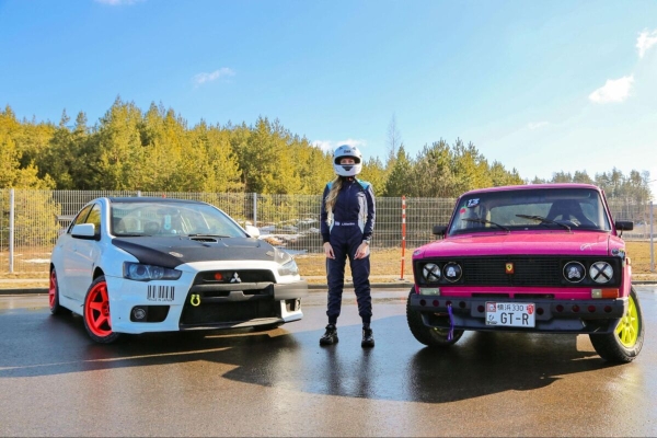 «Комфорта нет, это чистый "корч"». Посмотрите, на чем ездят белоруски, участвующие в автосостязаниях