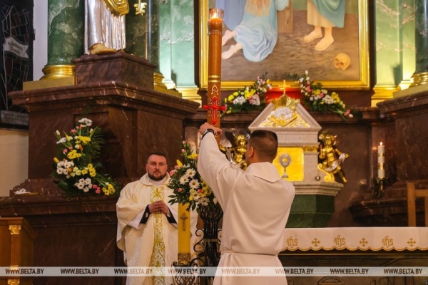 Католики празднуют Светлое Христово Воскресение Католики празднуют Светлое Христово Воскресение