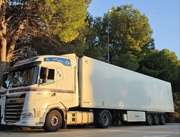 Белоруска устала ждать мужа из рейсов и вместе с ним ушла в дальнобой Белоруска устала ждать мужа из рейсов и вместе с ним ушла в дальнобой