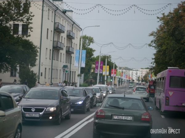 Вместо новых из России – «бэушка» из Европы. На чем будут ездить белорусы в ближайшее время