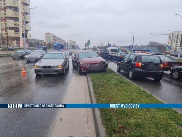 Подробности ДТП в Бресте с участием трех автомобилей Подробности ДТП в Бресте с участием трех автомобилей
