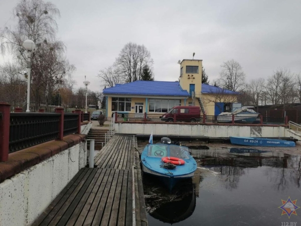 В Пинске работники ОСВОД спасли девушку, которая перевернулась на байдарке