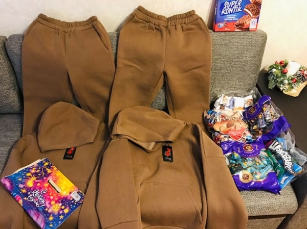 Дедушки Морозы из Кобрина исполнили долгожданные новогодние желания ребятишек приюта в агрогородке Оса