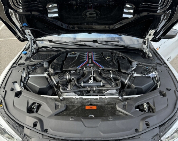 В Беларуси продают эксклюзивный BMW M8. Сколько просят за авто? В Беларуси продают эксклюзивный BMW M8. Сколько просят за авто?