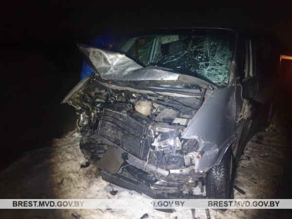 Жесткое лобовое ДТП произошло в Пинском районе Жесткое лобовое ДТП произошло в Пинском районе