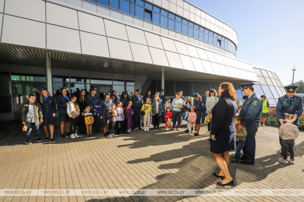 Для посещения нужен пропуск. Дети сотрудников Брестской таможни побывали на работе у своих родителей