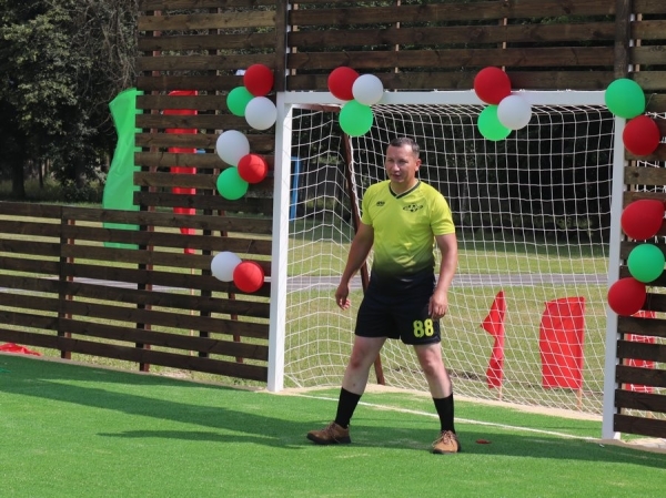 В Ганцевичах открыли футбольную площадку, построенную при содействии АБФФ и Туровского молочного комбината В Ганцевичах открыли футбольную площадку, построенную при содействии АБФФ и Туровского молочного комбината