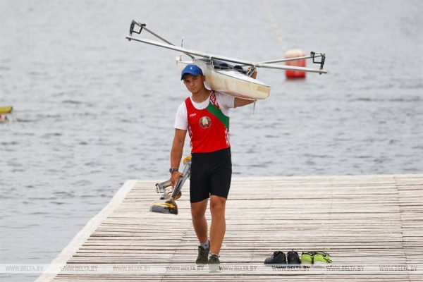 Более 200 гребцов из Беларуси и России соревнуются на открытом чемпионате в Бресте
