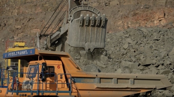 Как работается в живописном карьере «Микашевичи» на БелАЗах на 130, 90 и 60 тонн