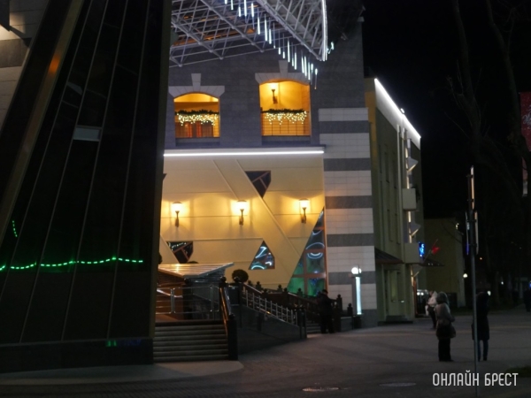 Новый сезон Брестский театр кукол планирует открыть ярким шоу и показом трех спектаклей