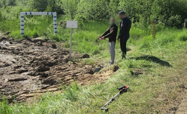 Мужчина сделал две врезки в нефтепровод, чтобы экономить на топливе Мужчина сделал две врезки в нефтепровод, чтобы экономить на топливе