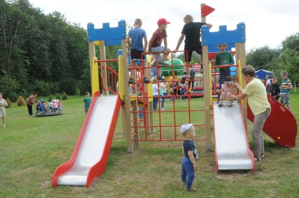 Детскую площадку открыли в Турне Большой (Каменецкий район) Детскую площадку открыли в Турне Большой (Каменецкий район)