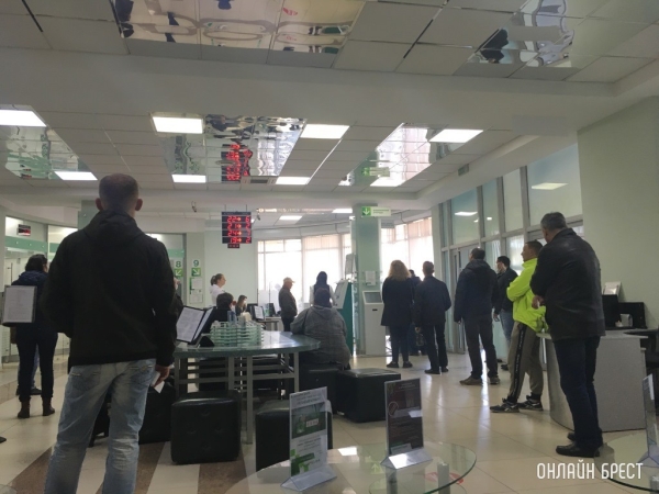 Насколько выгодно хранить деньги в банке и можно ли на этом заработать?