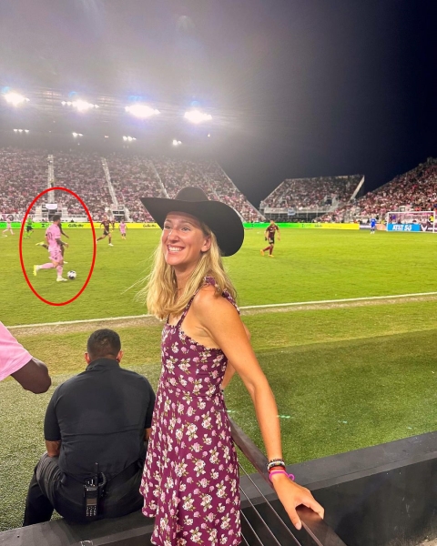 «Я его обожаю». Белоруска Виктория Азаренко сделала селфи с Месси и чуть не расплакалась