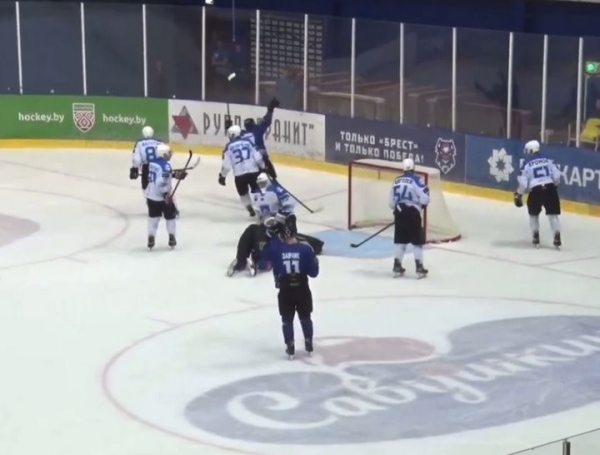 Хоккейный клуб «Брест» вышел в «финал четырех» Кубка Салея Хоккейный клуб «Брест» вышел в «финал четырех» Кубка Салея