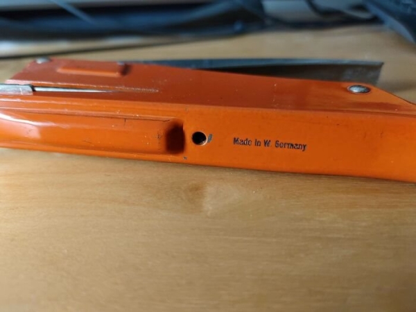 Так больше не делают. На фото показали «вечные» устройства, которые работают десятилетиями