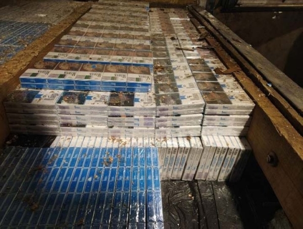 В Друскининкае в фуре нашли сигареты на 267 000 евро. Водитель-белорус уверял, что приехал на ремонт В Друскининкае в фуре нашли сигареты на 267 000 евро. Водитель-белорус уверял, что приехал на ремонт