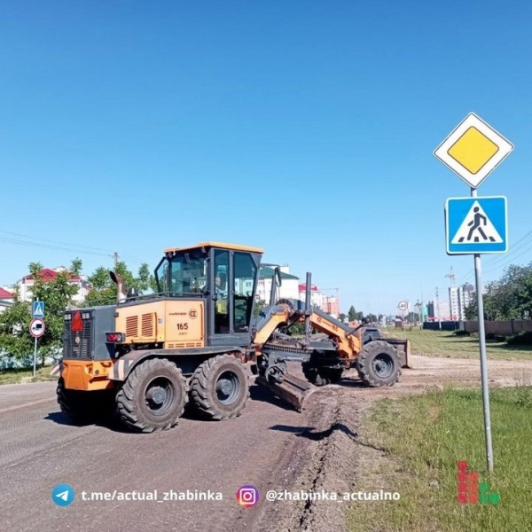 В город-спутнике Бреста осуществляется ремонт дорожного полотна