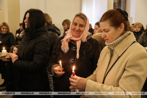 Католики празднуют Светлое Христово Воскресение Католики празднуют Светлое Христово Воскресение