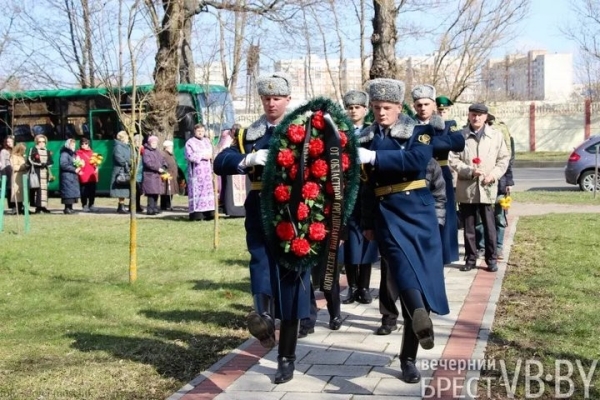 «Училась заново улыбаться». В Бресте почтили память малолетних узников концлагерей «Училась заново улыбаться». В Бресте почтили память малолетних узников концлагерей