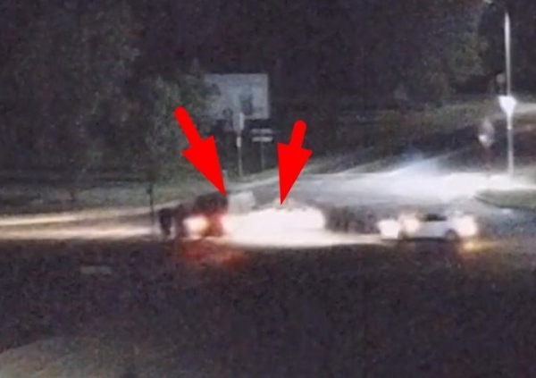 Этой ночью в Кобрине произошло серьёзное ДТП. Автомобиль от удара перевернулся
Этой ночью в Кобрине произошло серьёзное ДТП. Автомобиль от удара перевернулся