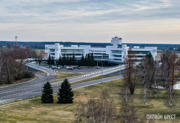 Из Бреста до Москвы меньше двух часов. Почему важно связать брестский аэропорт с автовокзалом? Из Бреста до Москвы меньше двух часов. Почему важно связать брестский аэропорт с автовокзалом?