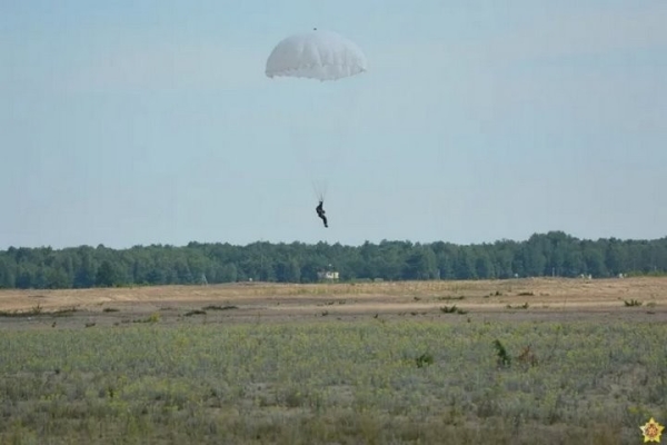 В Бресте прошел чемпионат сил специальных операций по военно-прикладному парашютному многоборью В Бресте прошел чемпионат сил специальных операций по военно-прикладному парашютному многоборью